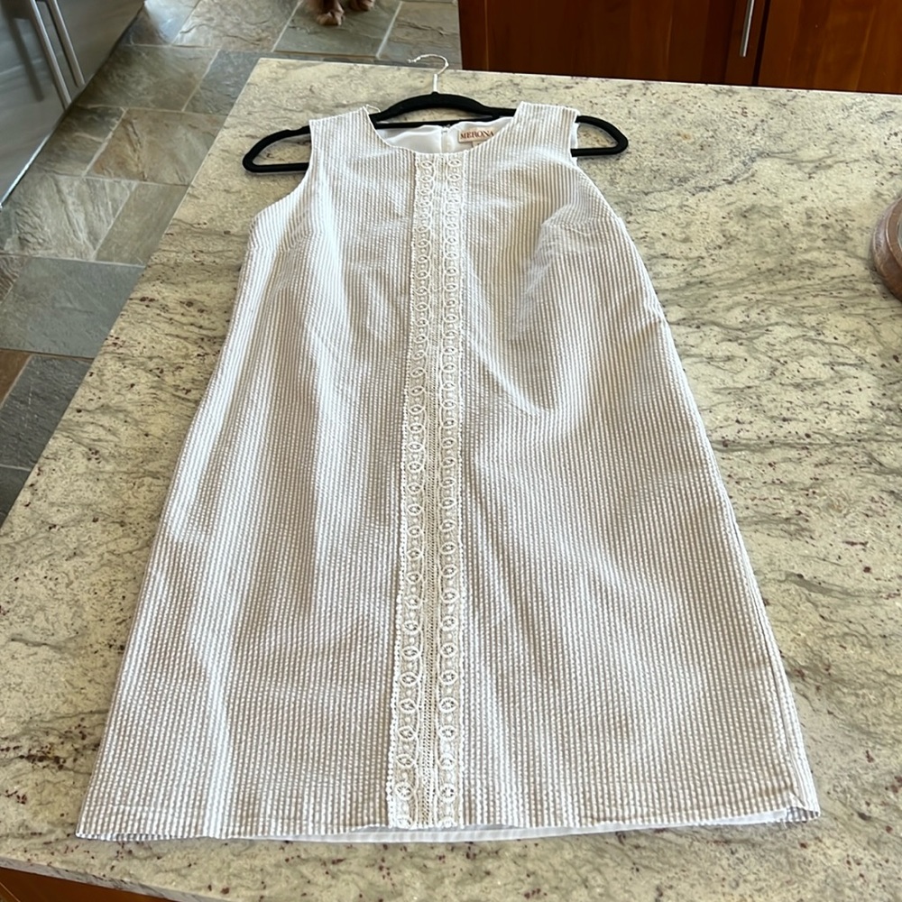 Merona Seersucker Tan/White Shift Dress EUC Seize Medium Lined